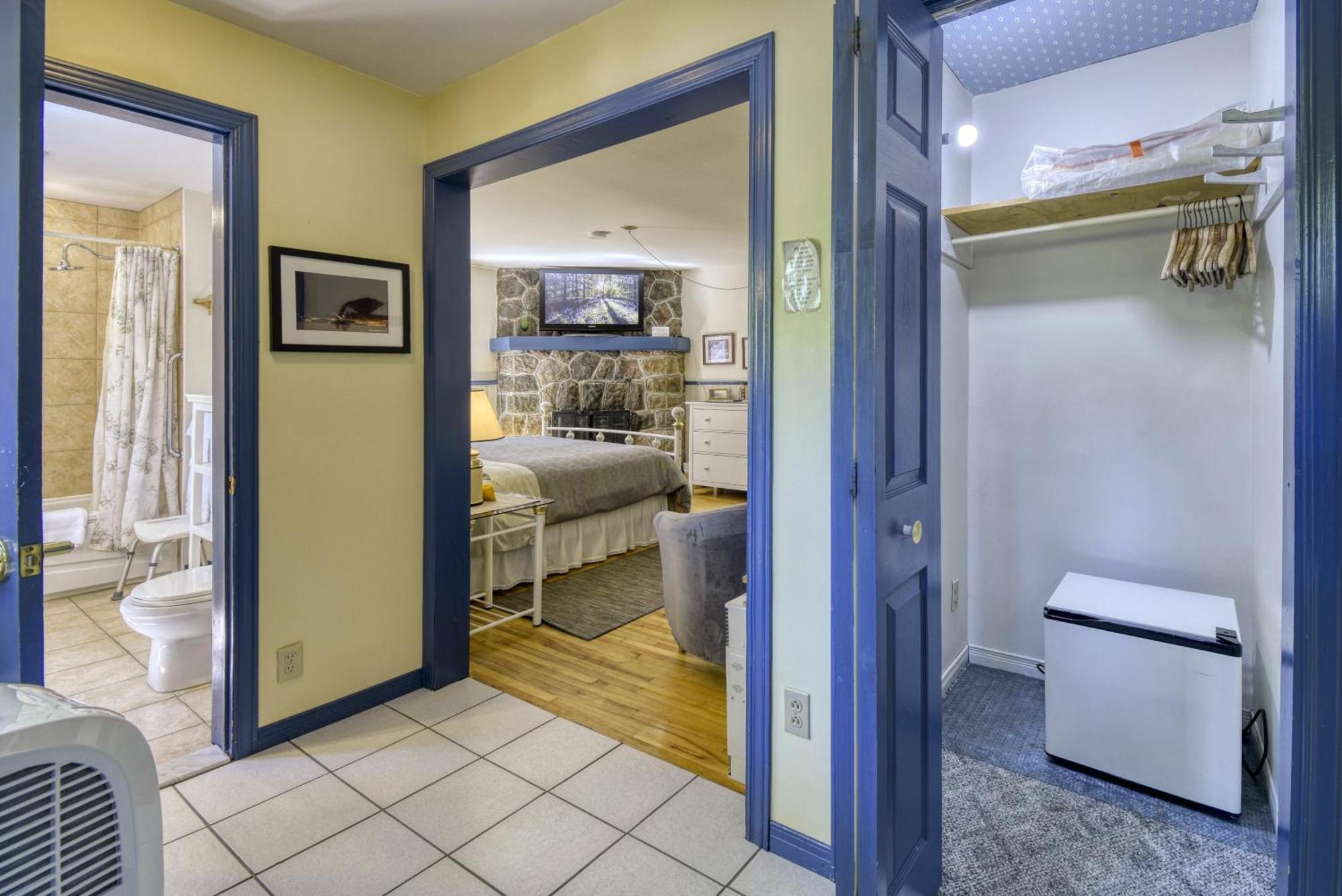 Auberge Le Lupin-Self Check-In Mont-Tremblant Eksteriør billede