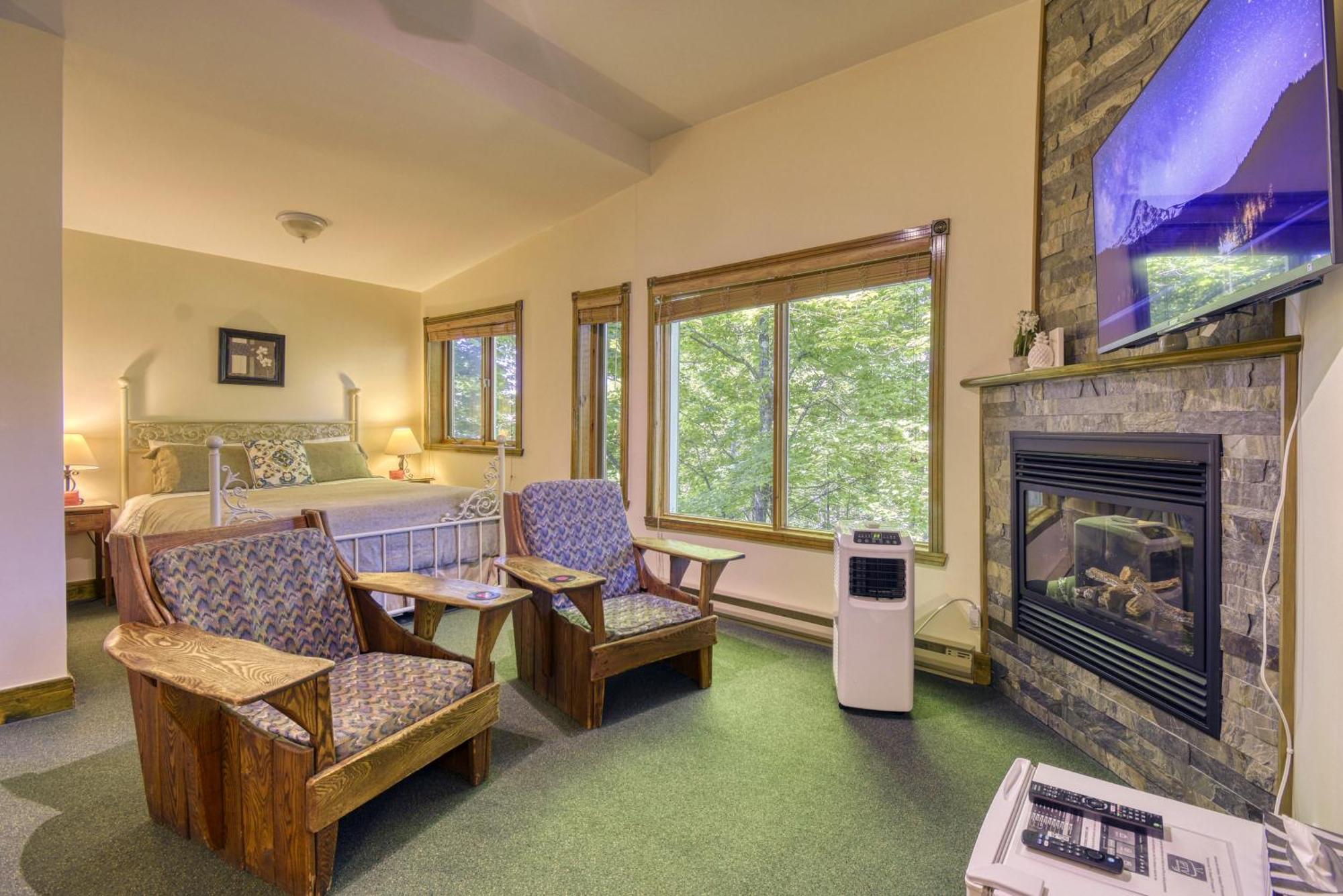 Auberge Le Lupin-Self Check-In Mont-Tremblant Eksteriør billede