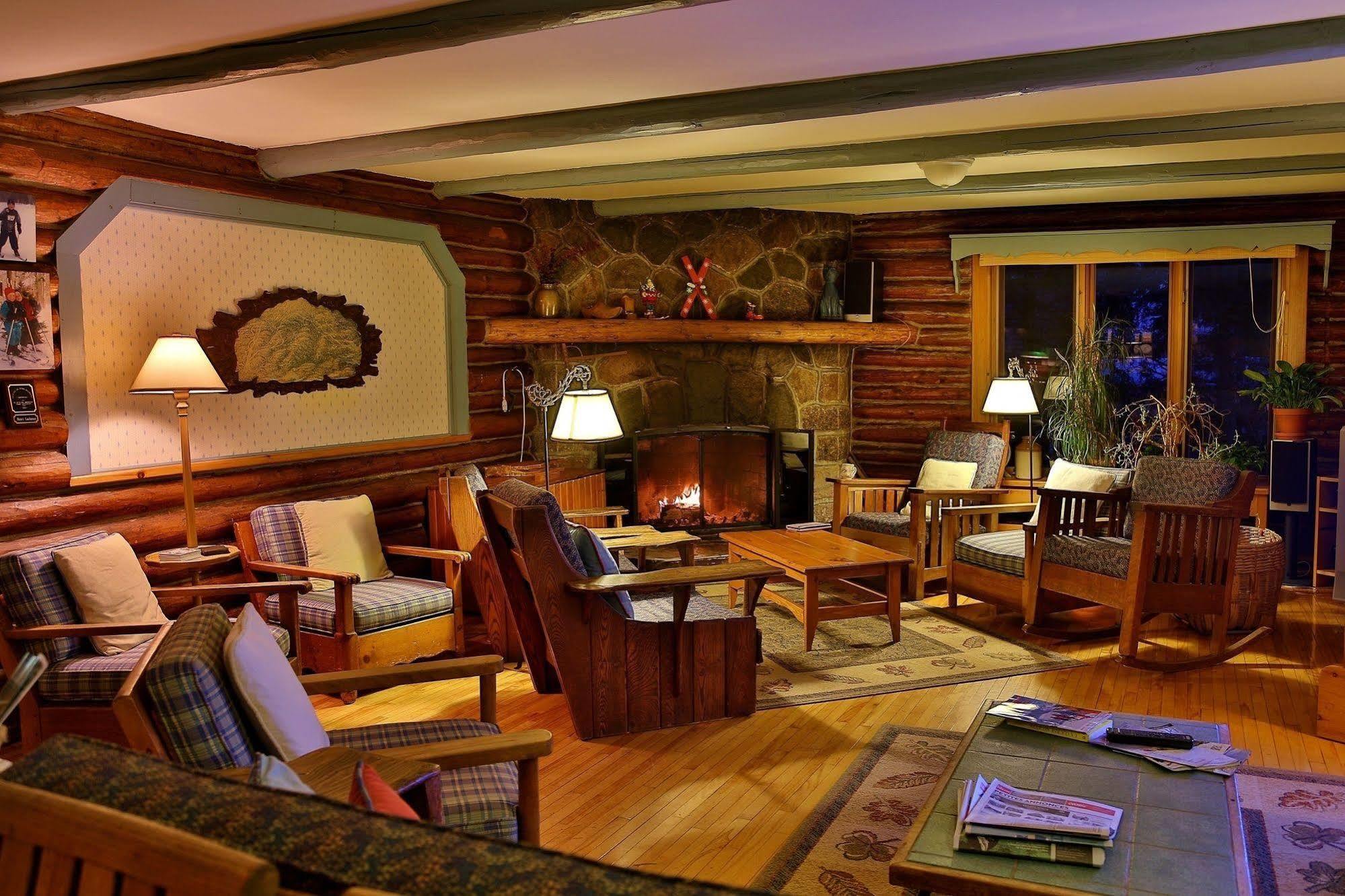 Auberge Le Lupin-Self Check-In Mont-Tremblant Eksteriør billede